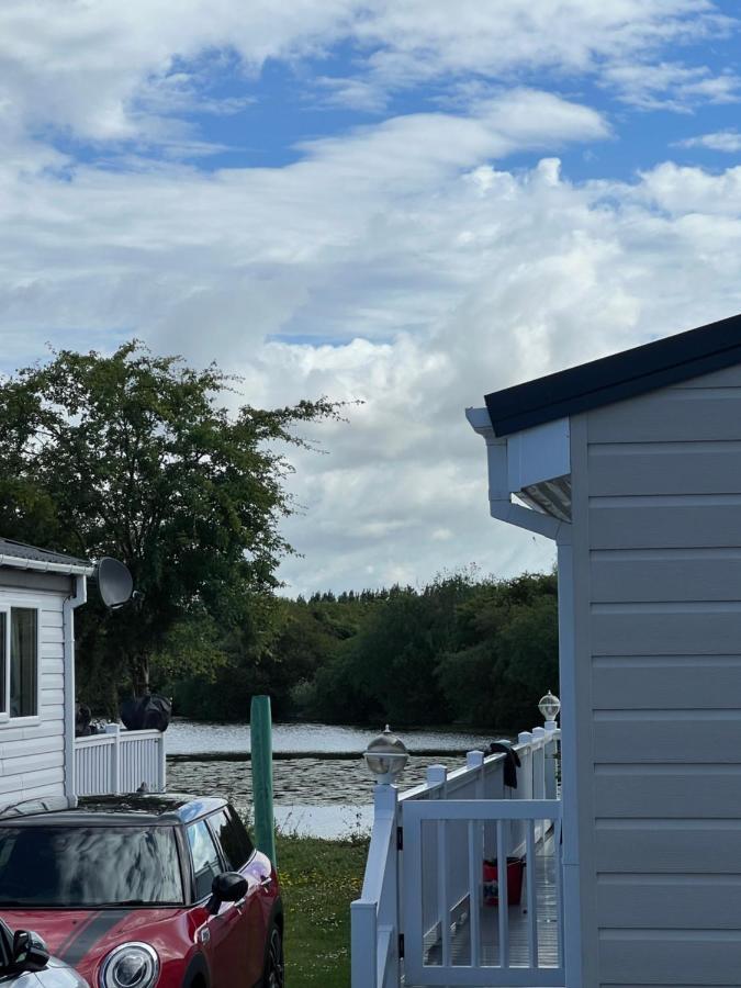 Lodge Caravan On Holiday Park Чічестер Екстер'єр фото